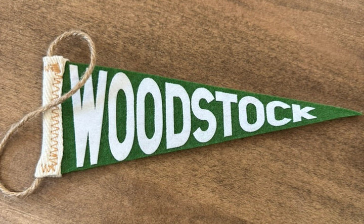 Woodstock Pennant Flag Ornament, green/white