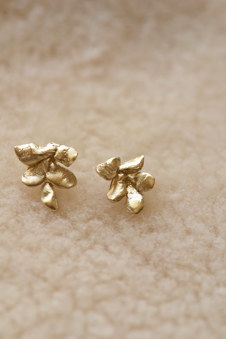 Earrings Studs Small Brass, leaves