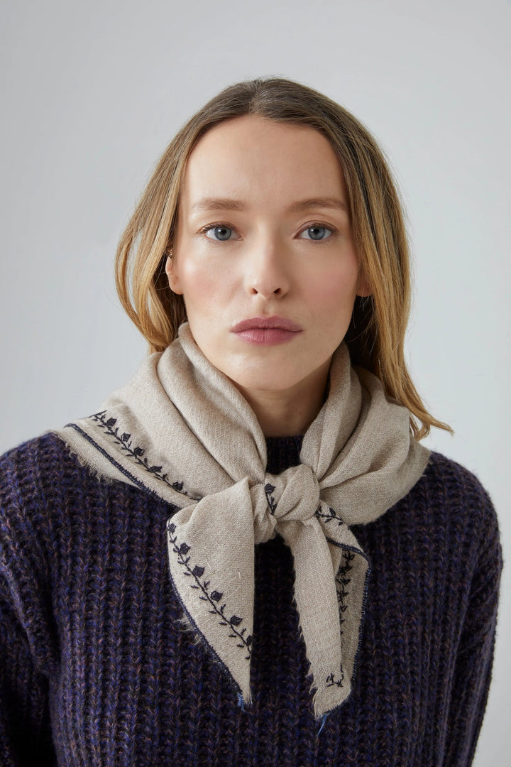 Foulard No. 792, embroidery paper