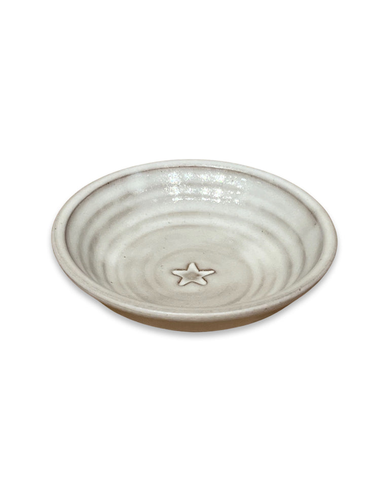 Laura white pottery bowl star white