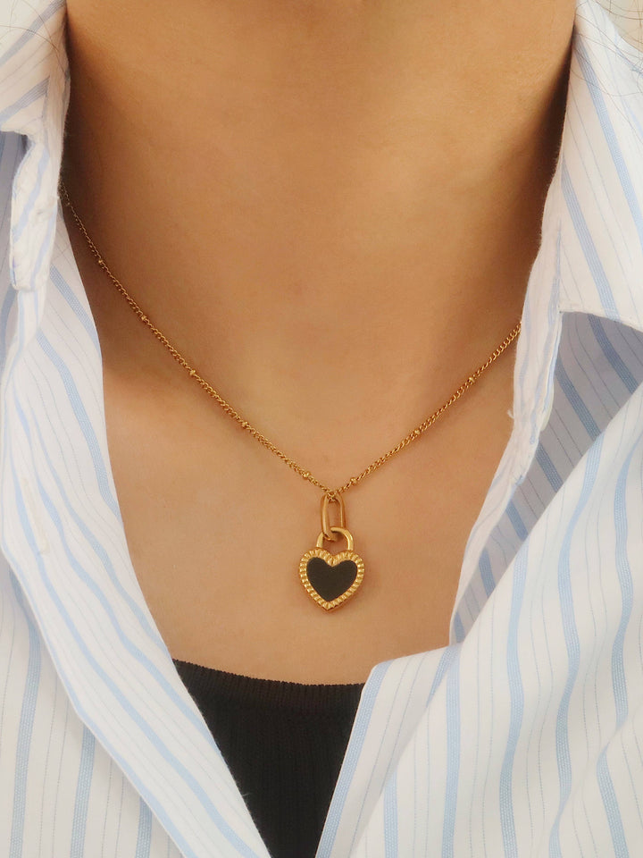 18k gold black and white double-faced necklace