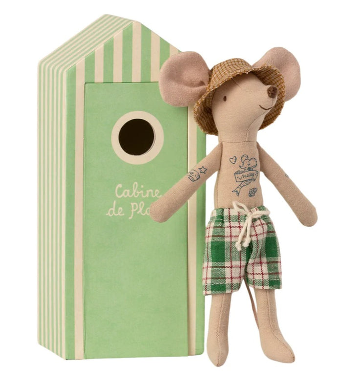Beach Mice, Dad in Cabin de Plage