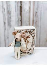 Dancer in Matchbox, Little Brother Mouse